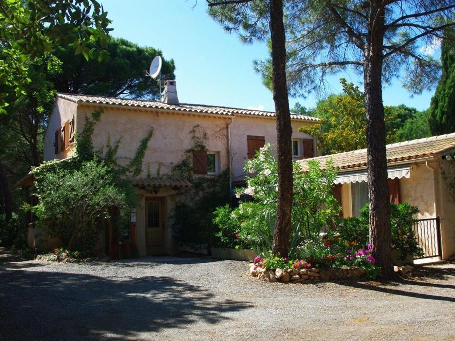 Location Villa Et Studios Roquebrune-sur Argens Ruang foto