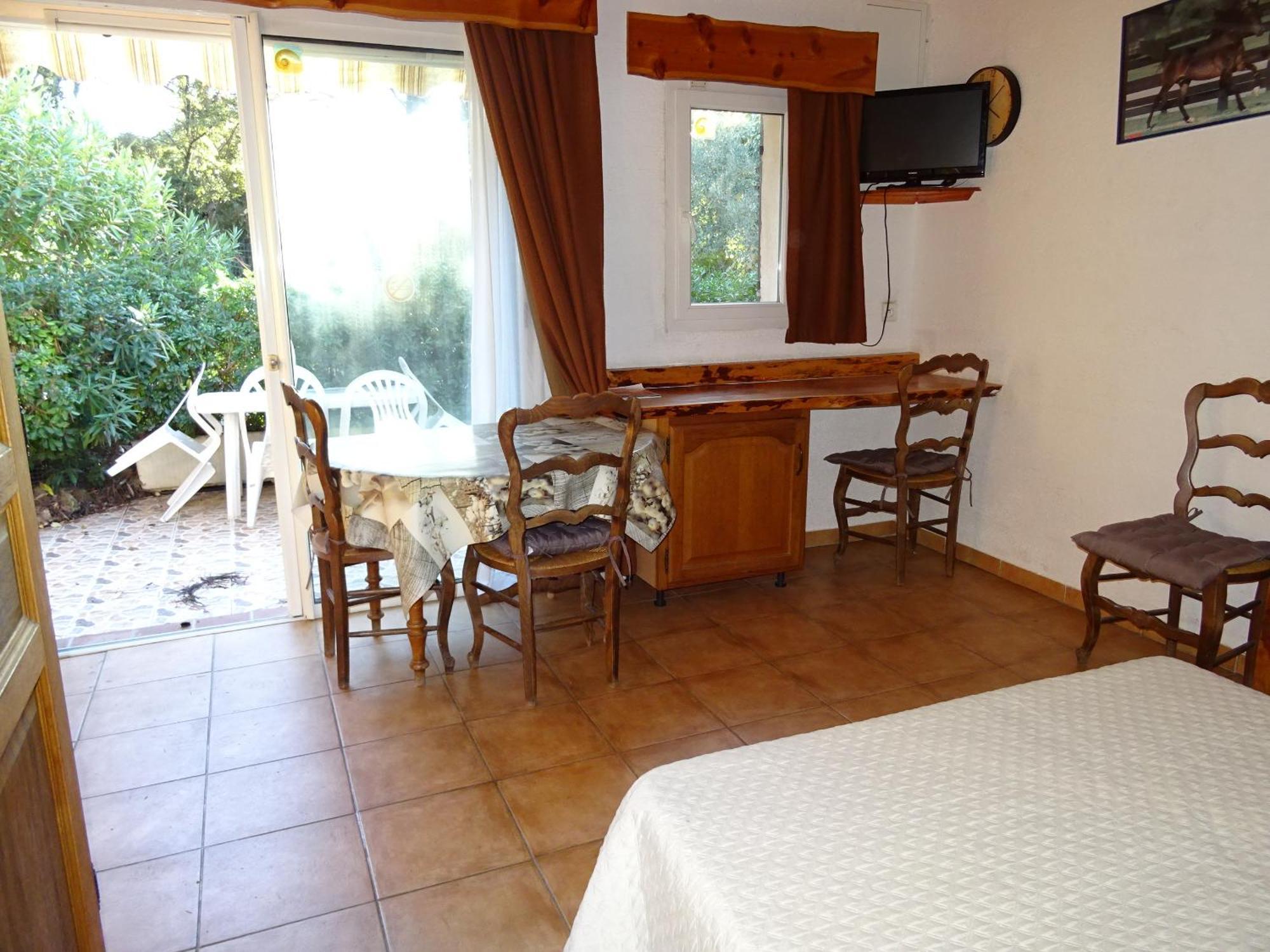 Location Villa Et Studios Roquebrune-sur Argens Bagian luar foto